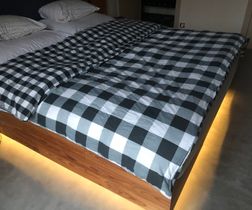 postel masiv modřín 180x200